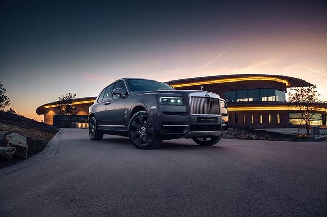 Rolls Royce Cullinan shot at @bernardusgolf for <a href="/thijstimmermans/">Thijs Timmermans</a>.
_
#rollsroyce #cullinan #luxurycars #rollsroycecullinan #rolls #spiritofrollsroyce bit.ly/2XCrCgN