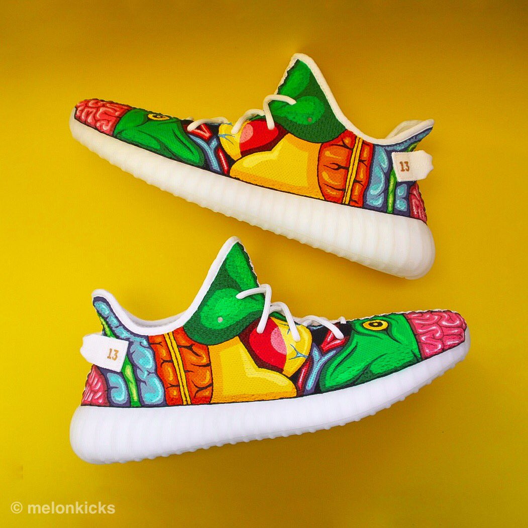 YEEZY 350v2 "KREAM Kaws inspired.  #adidas #adidasyeezy #yeezy  #yeezy350v2 #kaws #kawscompanion #dissectedcompanion #custom #customshoes  #melonkicks #tarragoteam #tarragosneakerscare #fromalcobendas #alcobendas  #qualityoverquantity