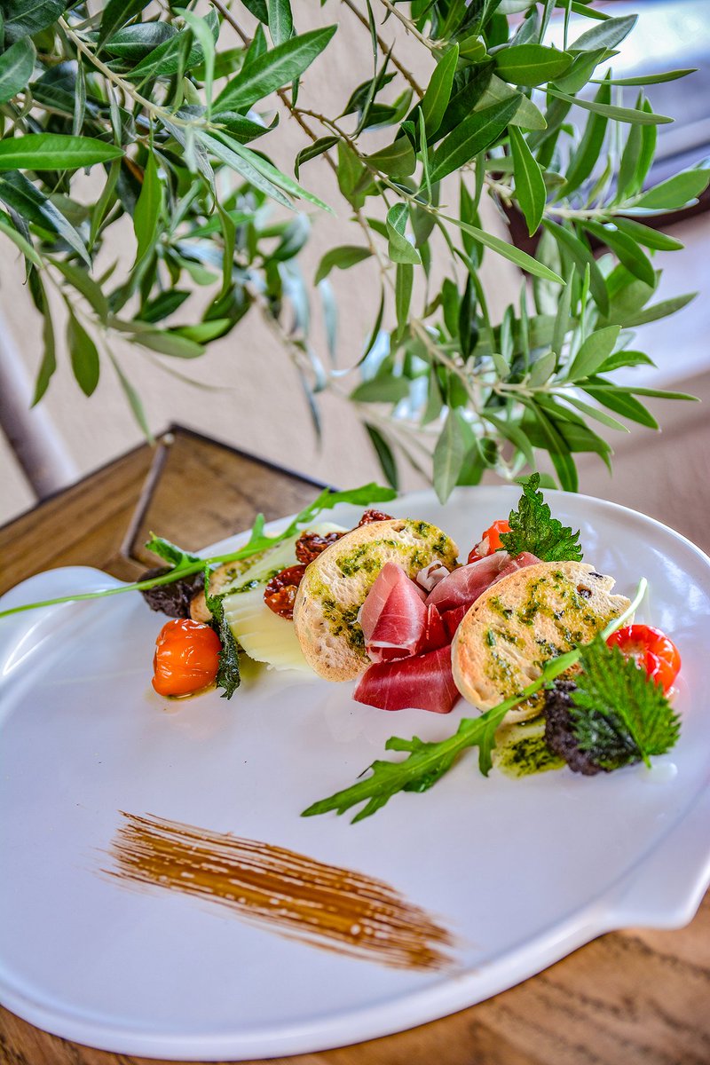 The holidays will be even more enjoyable if spent with friends at Pizzeria La Campana.
#BlackSeaRama #Golf #Bulgaria #CapeKaliakra #Balchik #FamilyResort #BlackSeа #Sea #pizza #Food #holidays #friends #restaurant