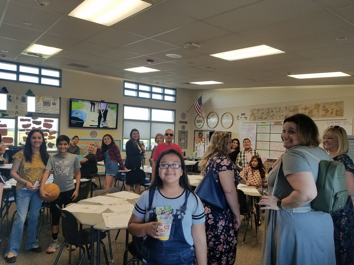 sheri_at's tweet photo. Such a fun Open House! Thank you to all the moms &amp; dads, aunts &amp; uncles, grandmas &amp; grandpas, siblings, staff members, and kids! #sciajourney https://t.co/t9WHJe5jFF