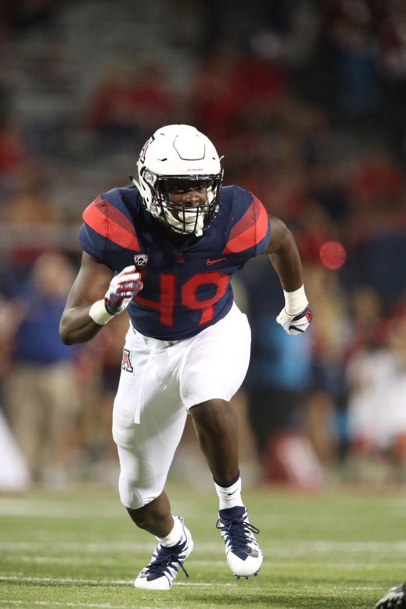 Cha33Cha's tweet image. What’s better than cheering for the guy wearing #49 who would eventually become your husband? Giving birth to guy who wears #49 and calls you MOM! ♥️ #sameschool  #sametown #differentera #BEARDOWN