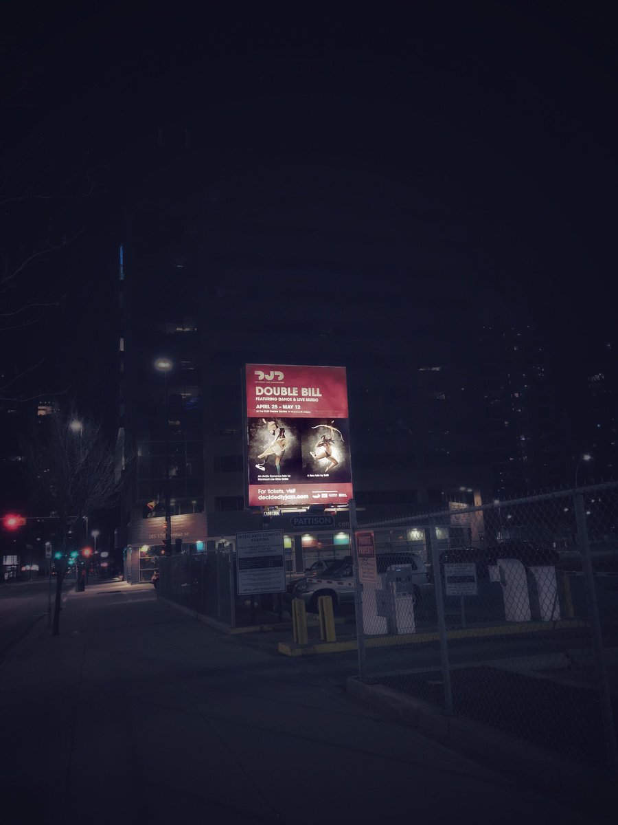 Jasonjsik's tweet photo. Just finished a tech run with La Otra Orilla and Decidedly Jazz Danceworks and my goodness, what a run. 

#yycdance You are in for a treat with this Double Bill. 

Stay tuned for tomorrow as I take you in further #bts. 

#jasonjsikdance https://t.co/P86pnva3Yt