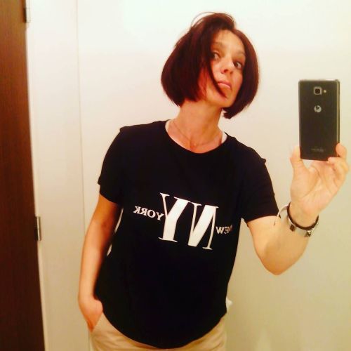 FittingRoomPic's tweet photo. #fittingroomselfie #newyork #topmodel #haircut #happyday #girl... https://t.co/p4YJ4Fp66M https://t.co/vn4ibbisi2