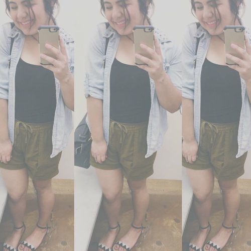 FittingRoomPic's tweet photo. A few days ago. Some days I just go shopping because I’m... https://t.co/F7RMoXuoLX https://t.co/2UWv9ZSpFh