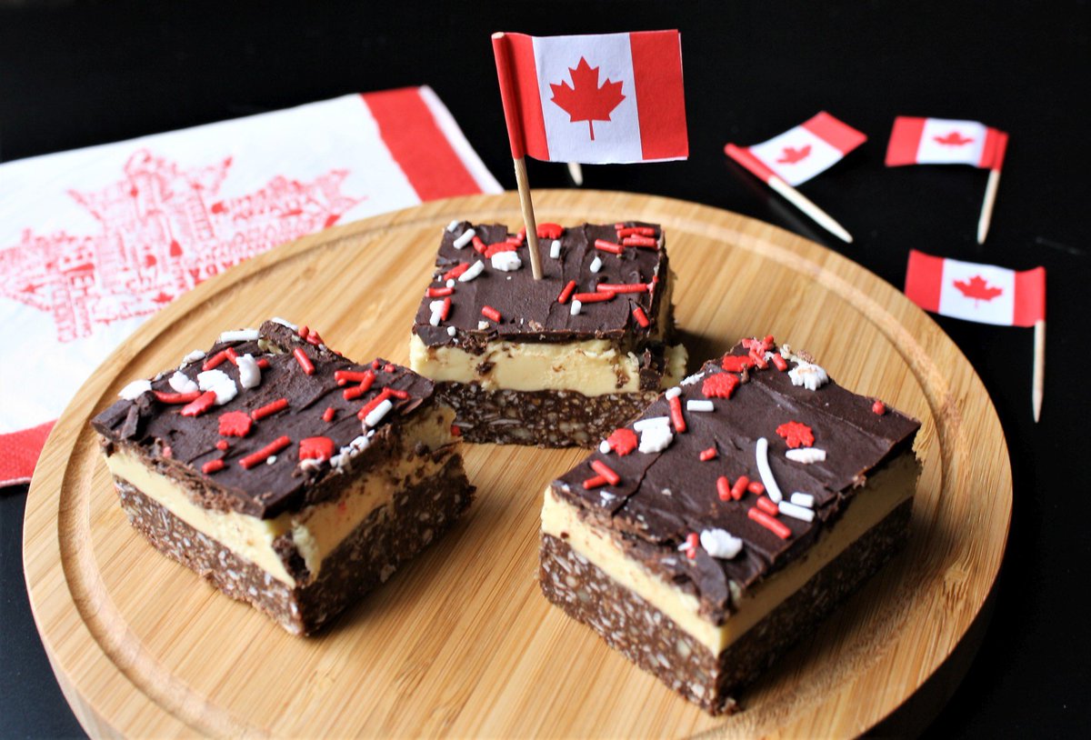 NanaimoBar's tweet photo. These #NanaimoBars are hot! #nanaimo https://t.co/B4hogvqSFJ