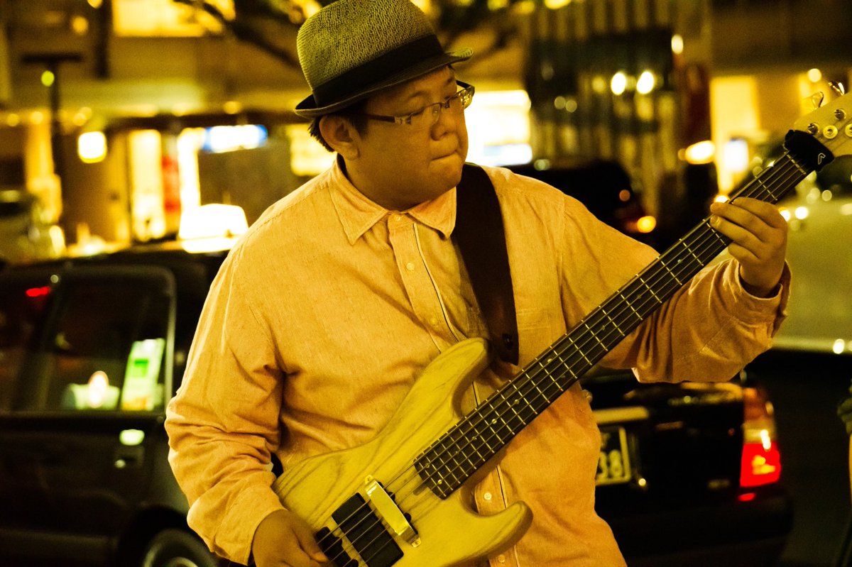 twitonieche's tweet photo. 昨夜は所沢で路上ライブ！

お休み前にお聴きいただけるとのことでCDをご購入くださった方、メンバーと音楽のお話をしてくださったギタリストの方、お仕事帰りに駆け付けてあたたかいお言葉をくださった方…
皆さまありがとうございました！

次回は5月1日(水)所沢にて路上ライブ予定です！またぜひ！ https://t.co/nccVR3n2IB