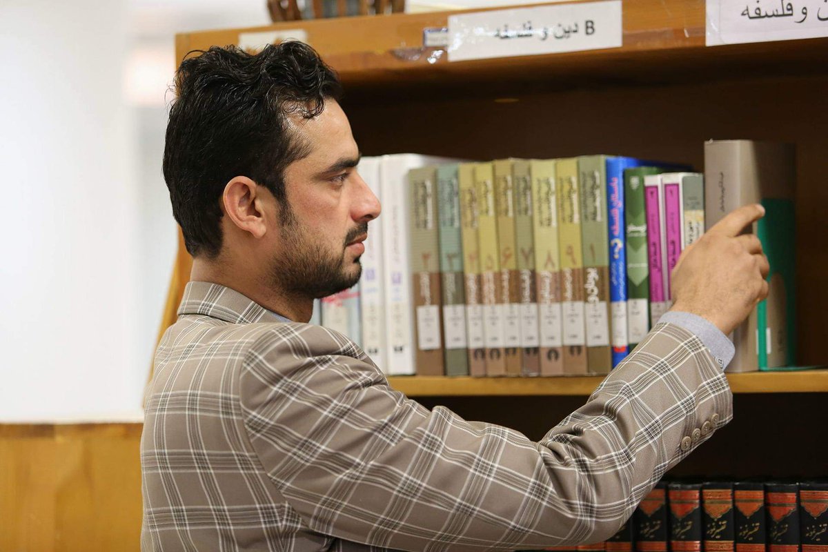 کتاب ښه ملګری!