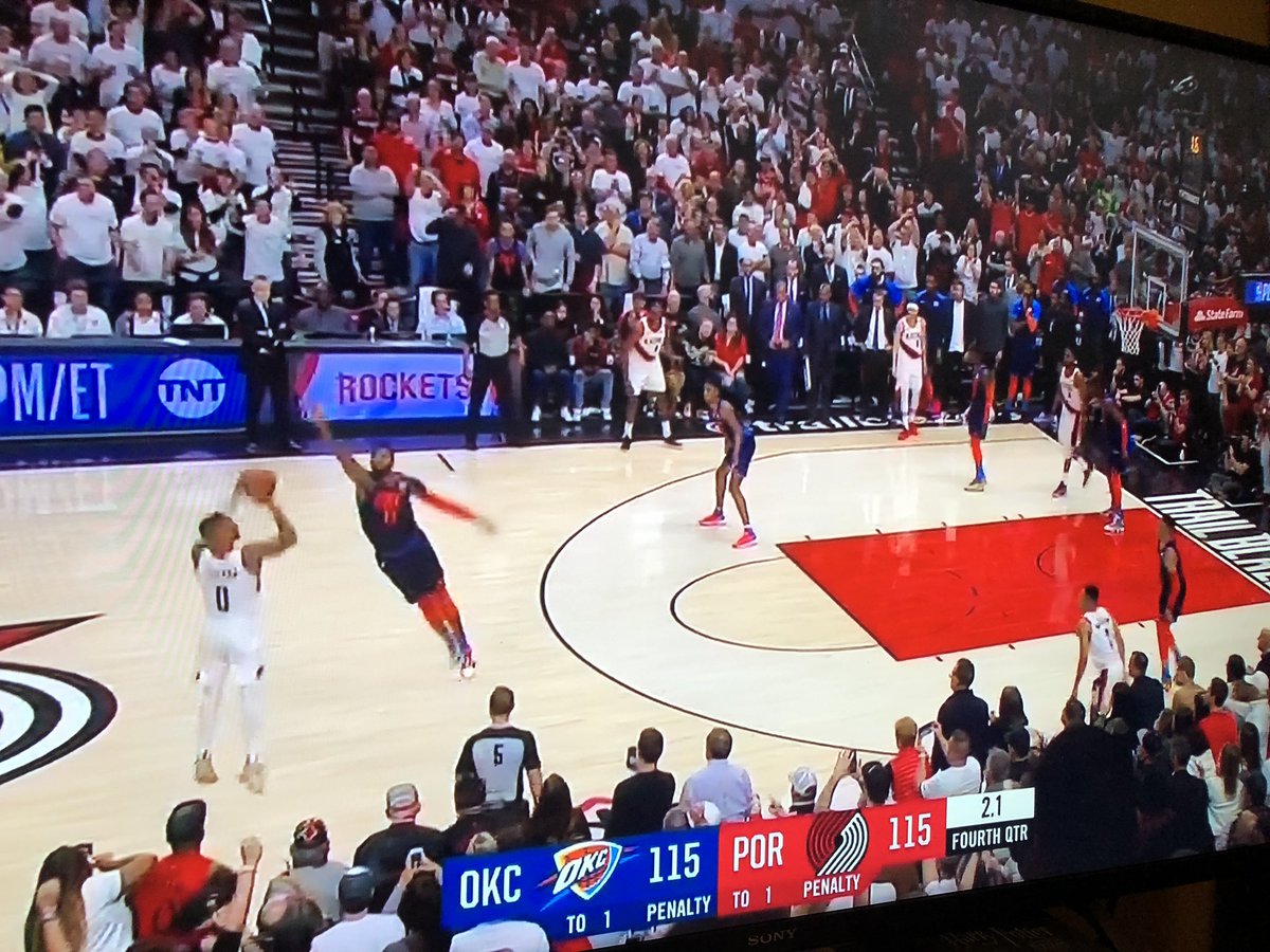 Nisher's tweet photo. TATTOO THIS ON MY NECK @Dame_Lillard https://t.co/WHSJC0E4R8