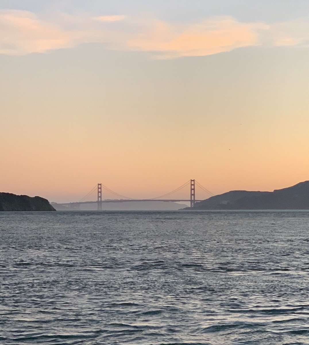 MarkSmithAISW's tweet photo. A wonderful end to a great #wdaysummit day with peers and our @workday hosts! Including the AR & event team who made it all happen! #toasttothehost #thankyou https://t.co/25RUfVT0es