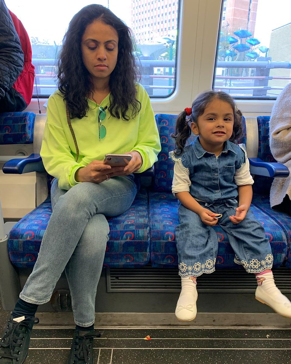 parthivgohil's tweet photo. Making memories with these two #travelbeauties along the way ❤

#London #londoncity #Londonislovinit #travelmates #travelbeauties #travelphotography #nirvigrams #travelgram #vacay #beautifulmoments #wanderlusts #picoftheday #makingmemories #goodtimes https://t.co/mAfGA8lu1g
