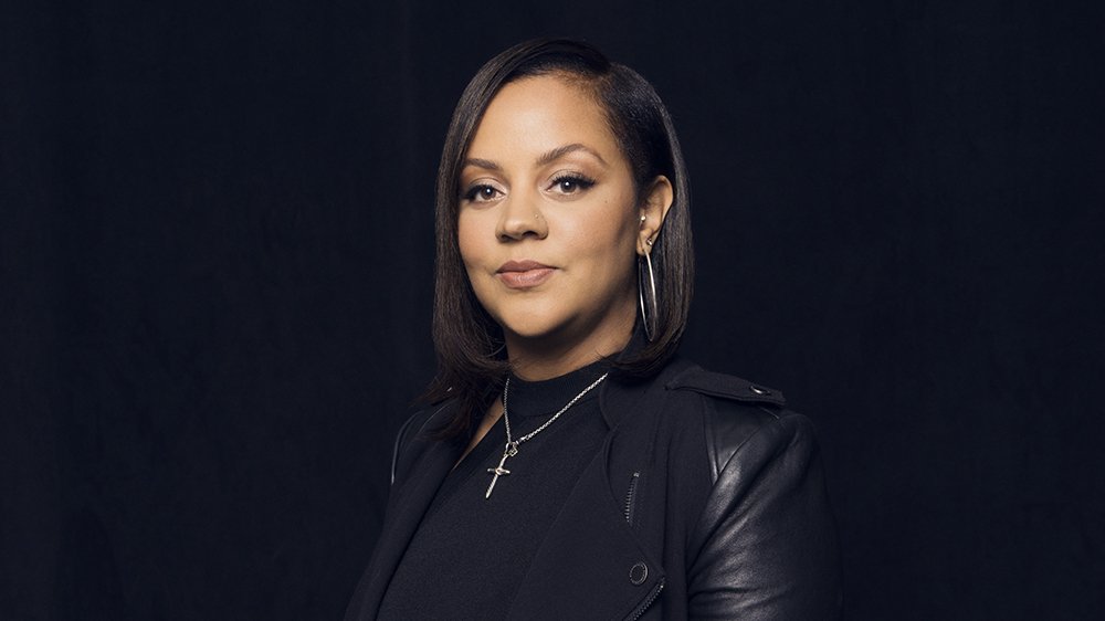Variety's tweet photo. CBS veteran Whitney Davis explains how the company's Moonves investgiation prompted her to re-consider her years long career https://t.co/cR9XBLsBfg https://t.co/jwydWuPygM