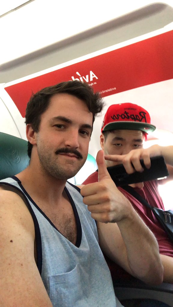 TheNoahSunday's tweet photo. 500 retweets and @BobbyBucketsYT will shave is stash https://t.co/OU4j08TlL5