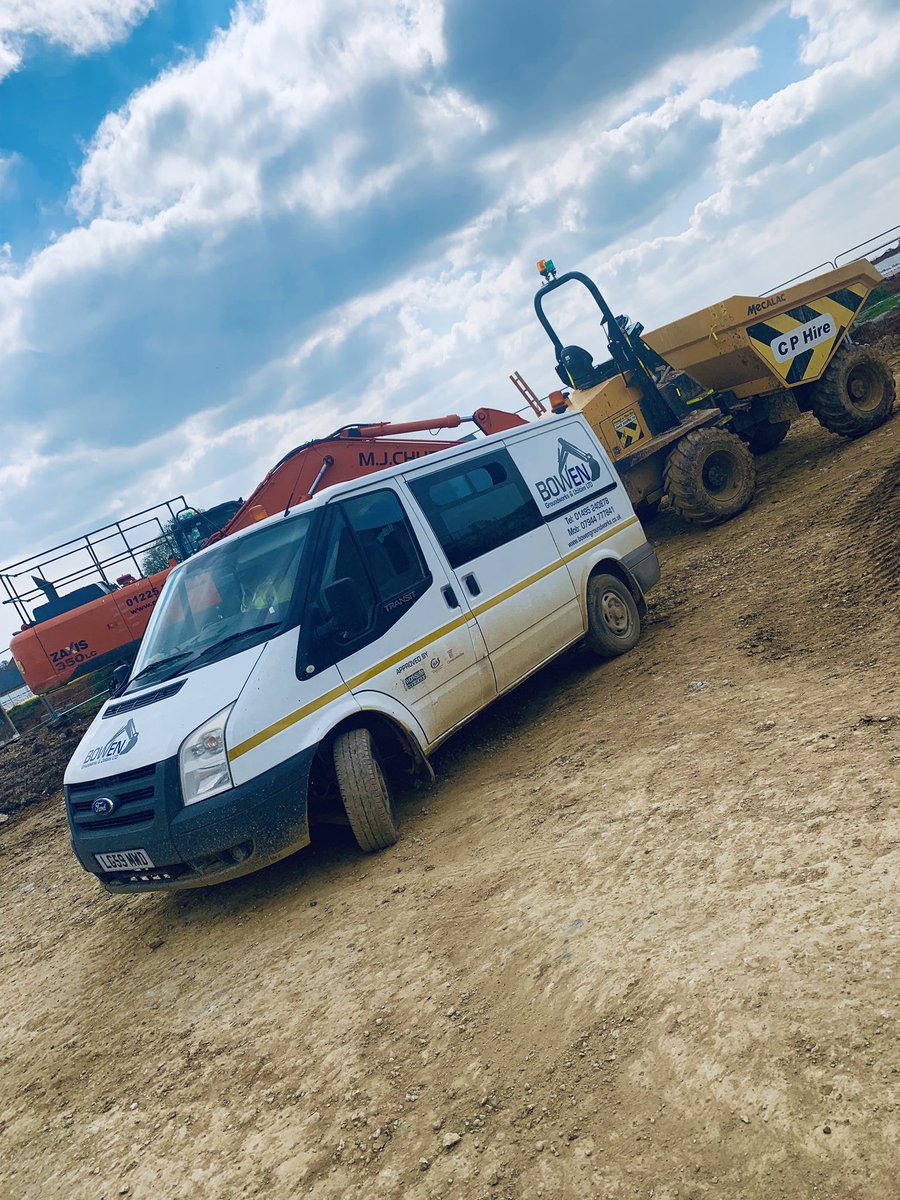 BowenGroundwork's tweet photo. Happy Hump Day - The Tuesdayest Wednesday Thereโs Ever Been ๐คฏ #Fleet #Vehicle #Crew #SignWrite #Signage #Logo #Promotion #CrewCab #Transit #Ford #Website #Chas #ConstructionLine #NewVan #BigContracts #MoneyMaker #Transport #Fuel #OverTheBridge #Transportation #Groundworks https://t.co/QamjSEpHp8