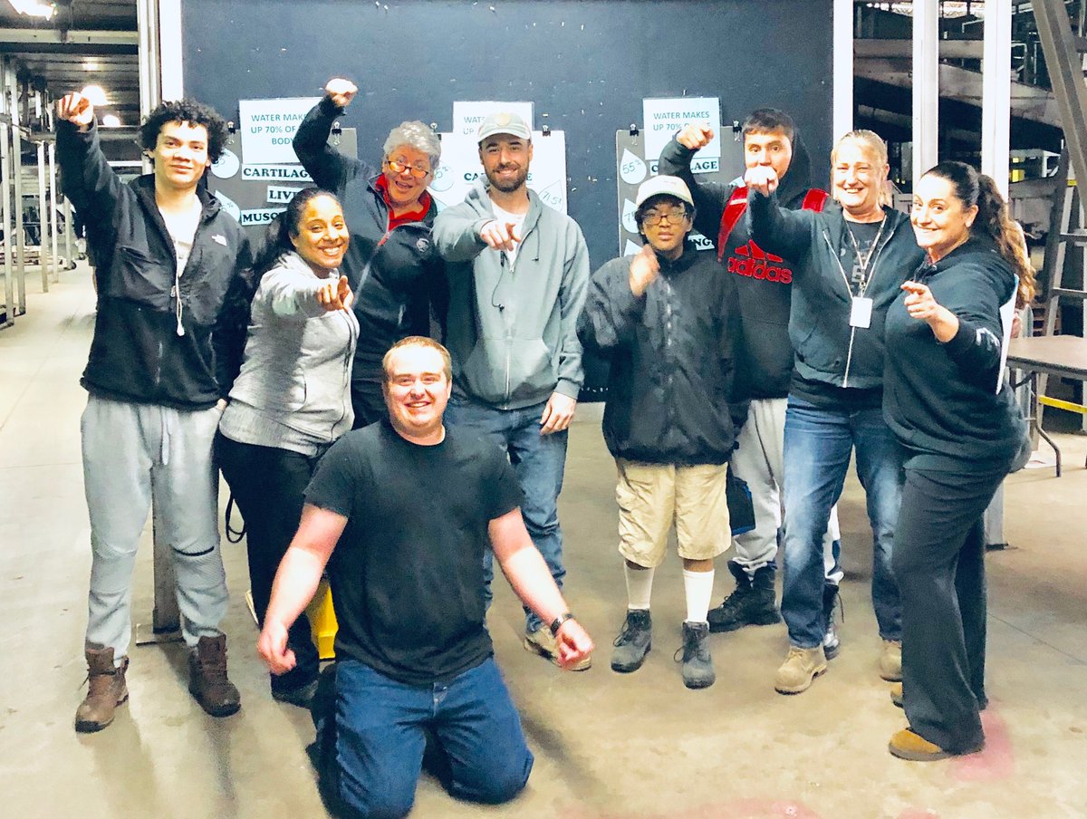 NightsProri's tweet photo. PRORI Night employees take on hydration at front door. https://t.co/Ymw28H7X4T