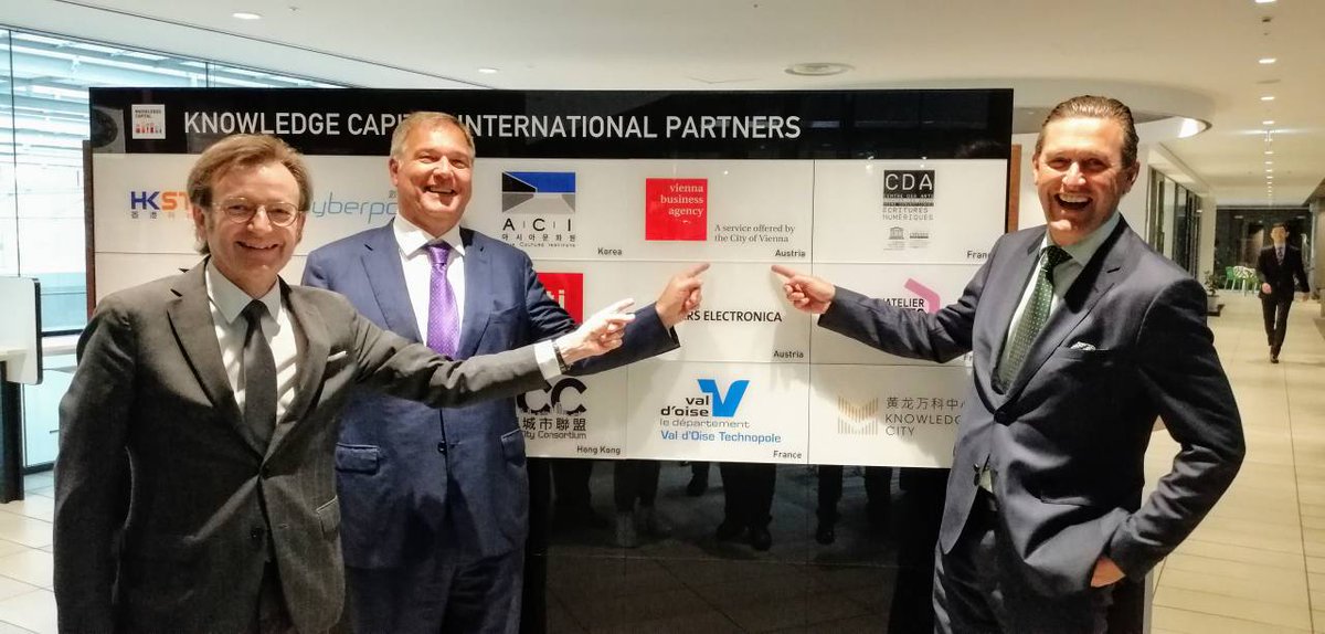 AustriaInJapan's tweet image. Wien zu Besuch in Osaka: StR Hanke, WKW-Präsident Ruck und VBA-GF Hirczi beim starken Partner, dem Startup- und Innovationshub #KnowledgeCapital.  Neue Kooperation mit Schwerpunkten Kreativwirtschaft und Startups.
