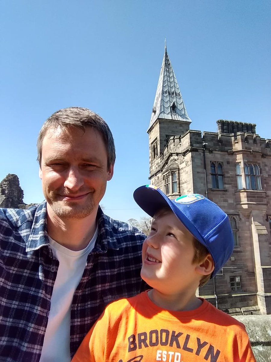 jenniferprsn's tweet photo. Last holiday tweet @sthelenspri Just before we returned home Isaac from y1 popped to see where his dad went to school #alton #menreading #menwhoread #familytime #castle https://t.co/ENjM1rfjg4