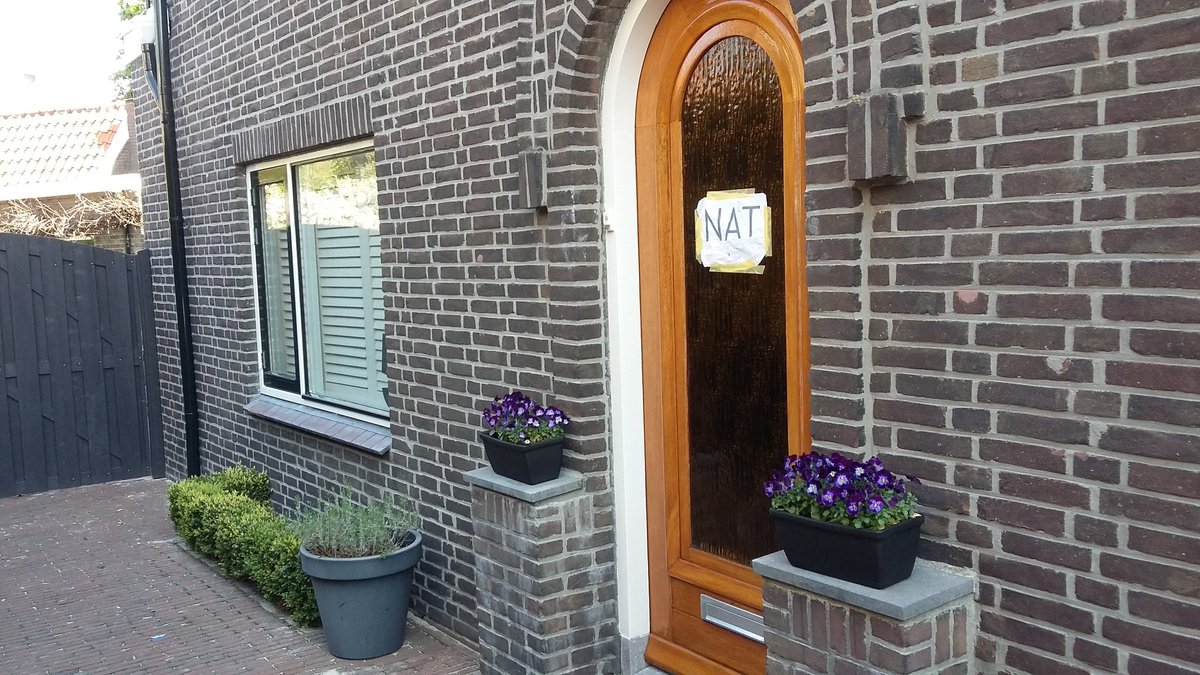 ToinelAmi's tweet photo. Mooie klus afgerond in het centrum van #wassenaar met dank aan het #knmi voor het lekkere weer en @ProCoatingsNL voor de topproducten van @VeveoNL #schilderwerk #Toinelami #eenvoudigbeter https://t.co/f2rfOPw06M