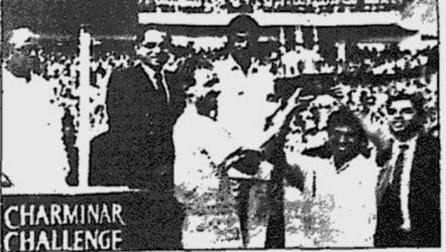 The photo is very grainy but here is a rare image of the duo sharing the MoM :) More stories in a while  #HappyBirthdaySachinTendulkar