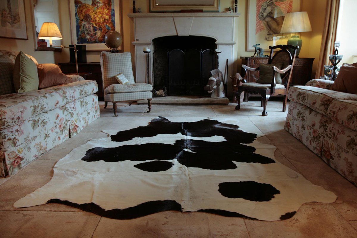 Interior_Fitout's tweet photo. Would you like to try out the best Cow Hide Rugs?

What do you feel about having some #CowHideRugs? Don't they look really cool? Well, they sure do and you can have some of the best in your #Houses, offices, and hotels at the best prices. #Rugs

Read More: https://t.co/T1jlCPByIP https://t.co/rAKWz5KCob
