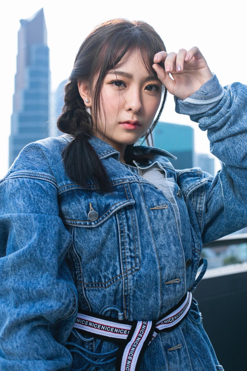 M00074000's tweet photo. ส่งท้ายกับ โมรา 💜

ขอบคุณสหมงคลสำหรับโอกาสดีๆ
ที่มีให้น้องมิวนิคนะคะ 🙏😊

#กระสือสยาม #SisterS
#MewnichBNK48 #BNK48 https://t.co/WmXSUTd9hM