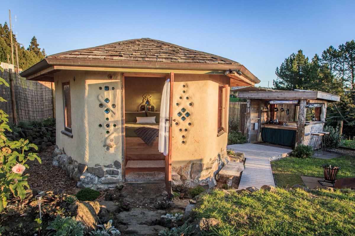 If you're in need of a luxury, low-key or glamping getaway ⛺️ then the Bay of Plenty would love to have you! 🌞Check out our blog for the 5 best places to stay in the Bay, including the adorable, eco-friendly Cob Cottage at Canopy Camping Escapes 🏡
ow.ly/1wsr50oaFdy