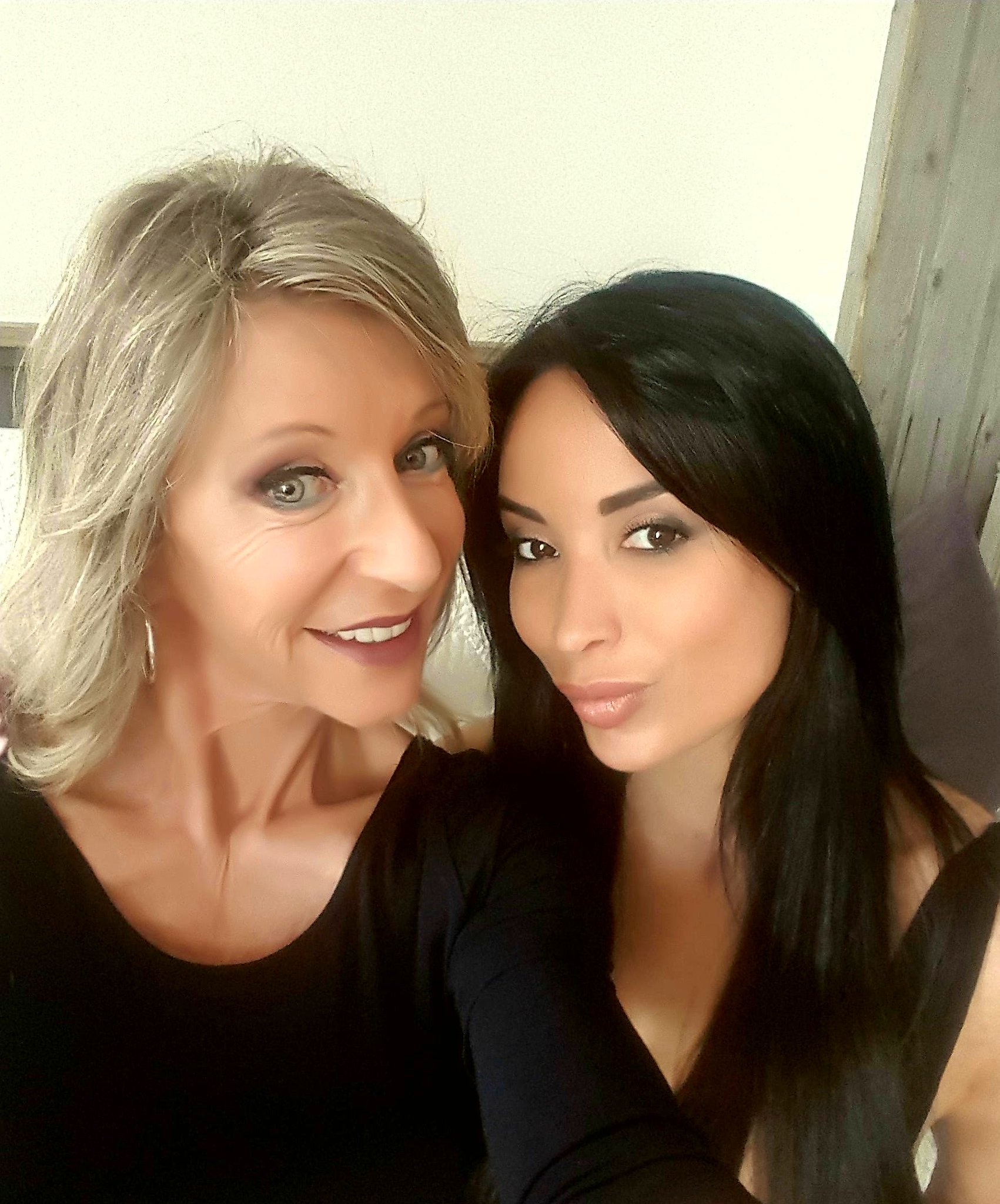 TW Pornstars - Marina Beaulieu. Twitter. Hello !!! A votre avis qui est cette jolie brunette