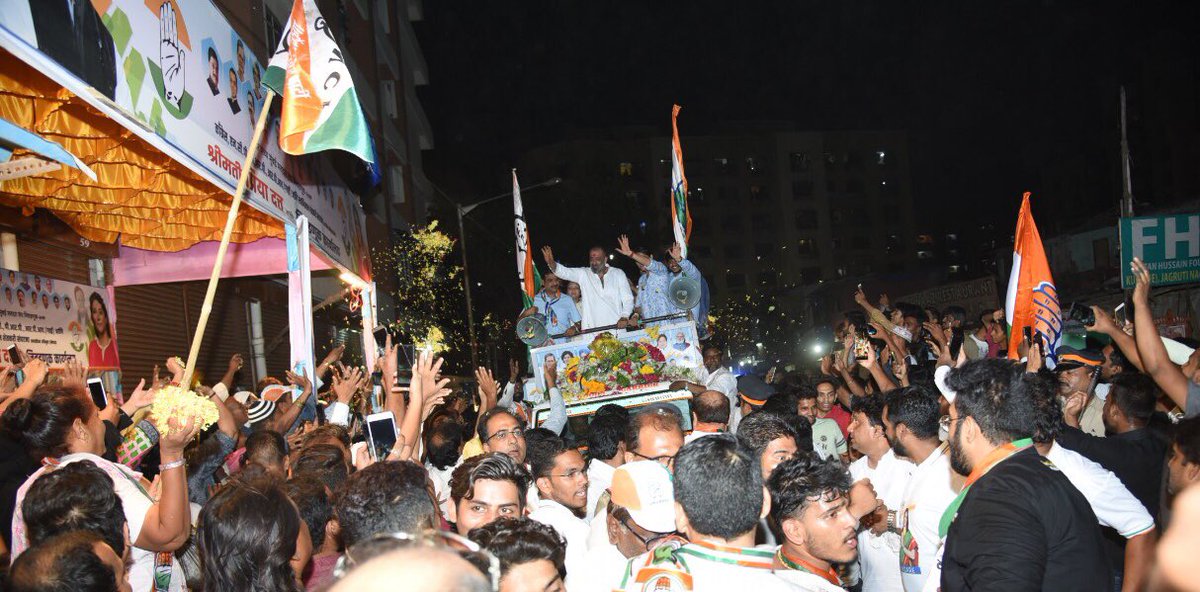 PriyaDutt_INC's tweet photo. Mumbai is a melting pot of different cultures &amp; I was blessed to witness this sight at my rally yest. Humbled with the outpour of love &amp; support from people coming from all walks of life. I promise to protect this sense of togetherness and community. Together, for a better future https://t.co/YMlrkHbpXJ
