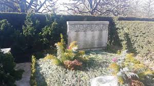 PoderDona's tweet photo. #DonesHistòriques 
Coco Chanel (Gabrielle)- Va néixer el 19 d’agost del 1883.
Va morir le 10 de gener del 1883 https://t.co/kEFZVOz41M