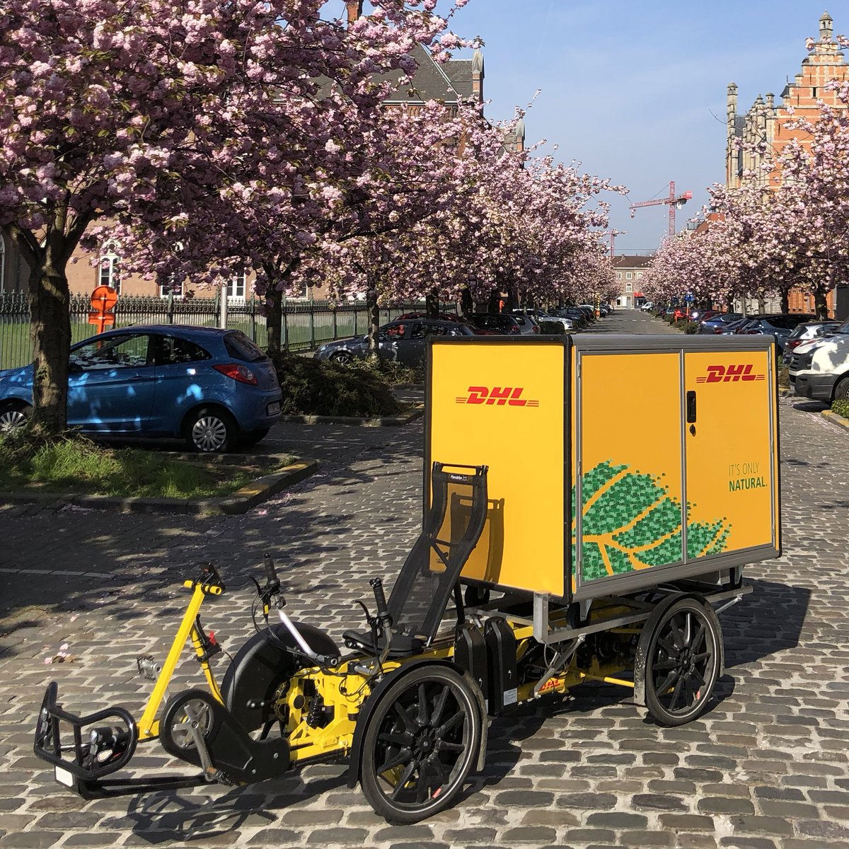 Velovebikes's tweet photo. Spring has come and we are continuing to replace vans with our customers! Photo: DHL Express courier Matthias Schaubroeck #onelessvan #energyefficiency https://t.co/a3KAnnIZn9