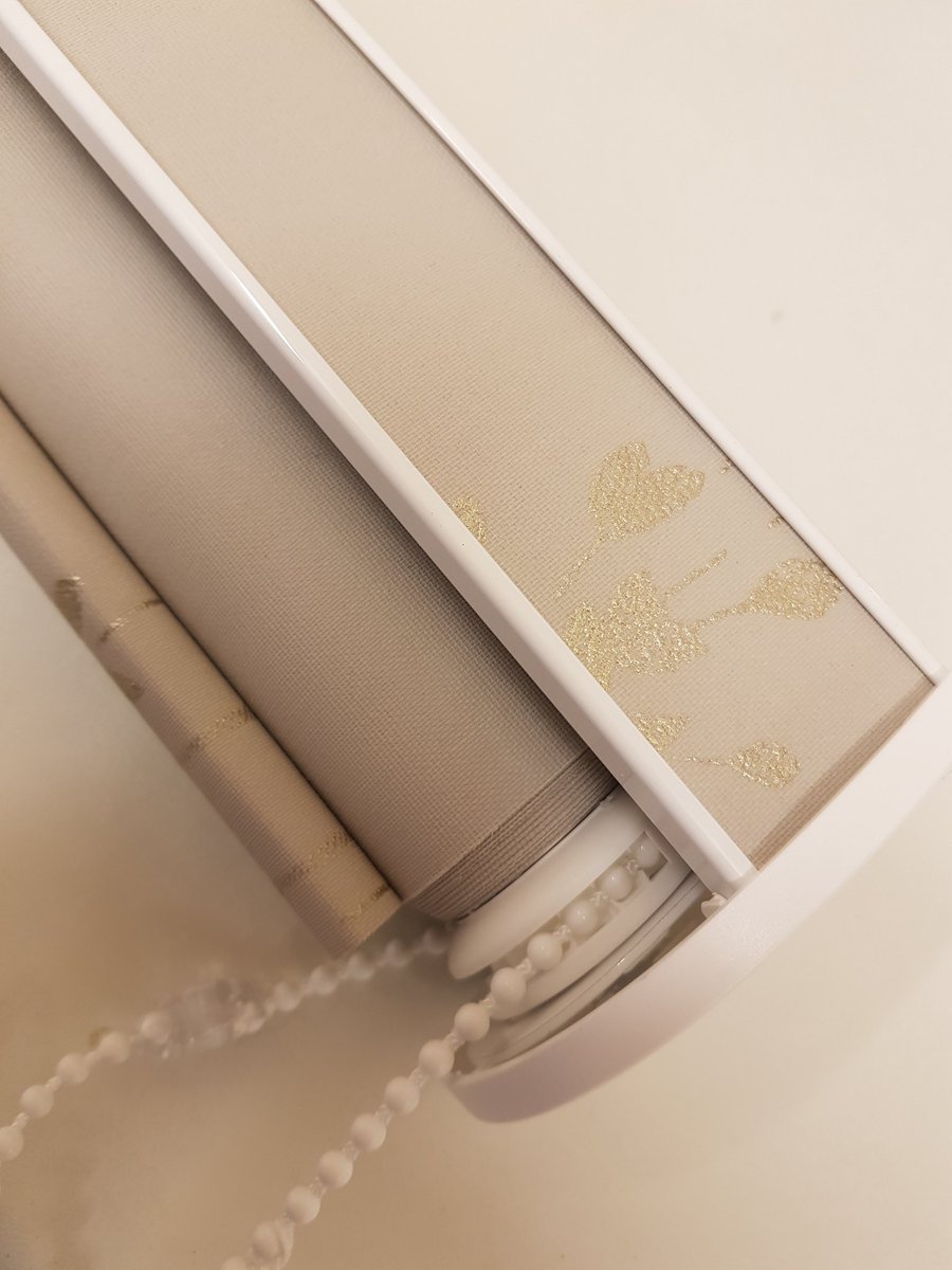 OptixBlinds's tweet photo. Finishing Touches,  how cool does this look. Our New ! Open Cassette Roller Blind System now available @OptixBlinds @blindshull @blinds4diy #finishingtouches #blinds #rollerblinds #Hull #interiordesign #interiors https://t.co/v68NTz9ucN