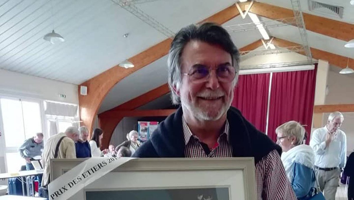 🤩😍😃 Félicitations à <a href="/angelettifranck/">Francis Angeletti</a> , lauréat du prix des Étiers 2019 ! Son livre "Le moulin des larmes", a retenu l'attention du jury !
urlz.fr/9zqr #livre #prix #happy