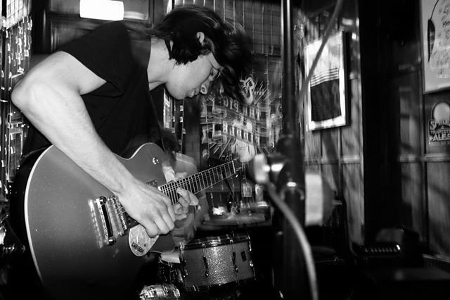 ratsandratsand's tweet photo. Stone Cold Fiction - 210419
.
.
.
@stonecoldfiction @pigandfiddle #livemusic #bathphotographer #bathmusic #fujifilmx100s https://t.co/TXXnexT7mE https://t.co/JAK19moeW4