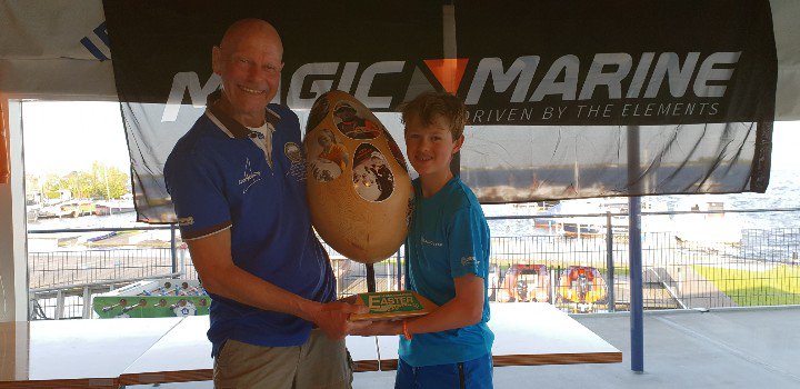 Zeb van Dorst van het FamedCoach4SailingTeam wint de Magic Marin Easter Regatta! Maar liefst 4 teamleden eindigde in de top 12!!! Bij de Benjamins werd Marijn 4e! Super prestatie van onze zeilers op deze internationale Optimistwedstrijd met 240 deelnemers!!