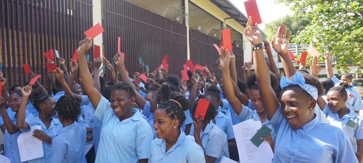 How @VVOBvzw is rethinking #gender, sexuality and safe learning environments with teachers in #Suriname: buff.ly/2DtSube #EndSRGBV