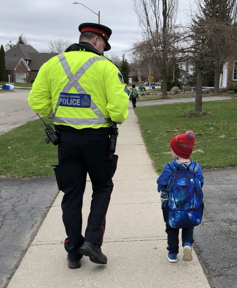 mjpwrdsb's tweet image. What a great day to Walk in Their sneakers. Officer Ben and our LIT’s did a great job educating! #followtherules #arriveontime #safetyfirst @northsro3 @wsb_wr @wrdsb @STSWR