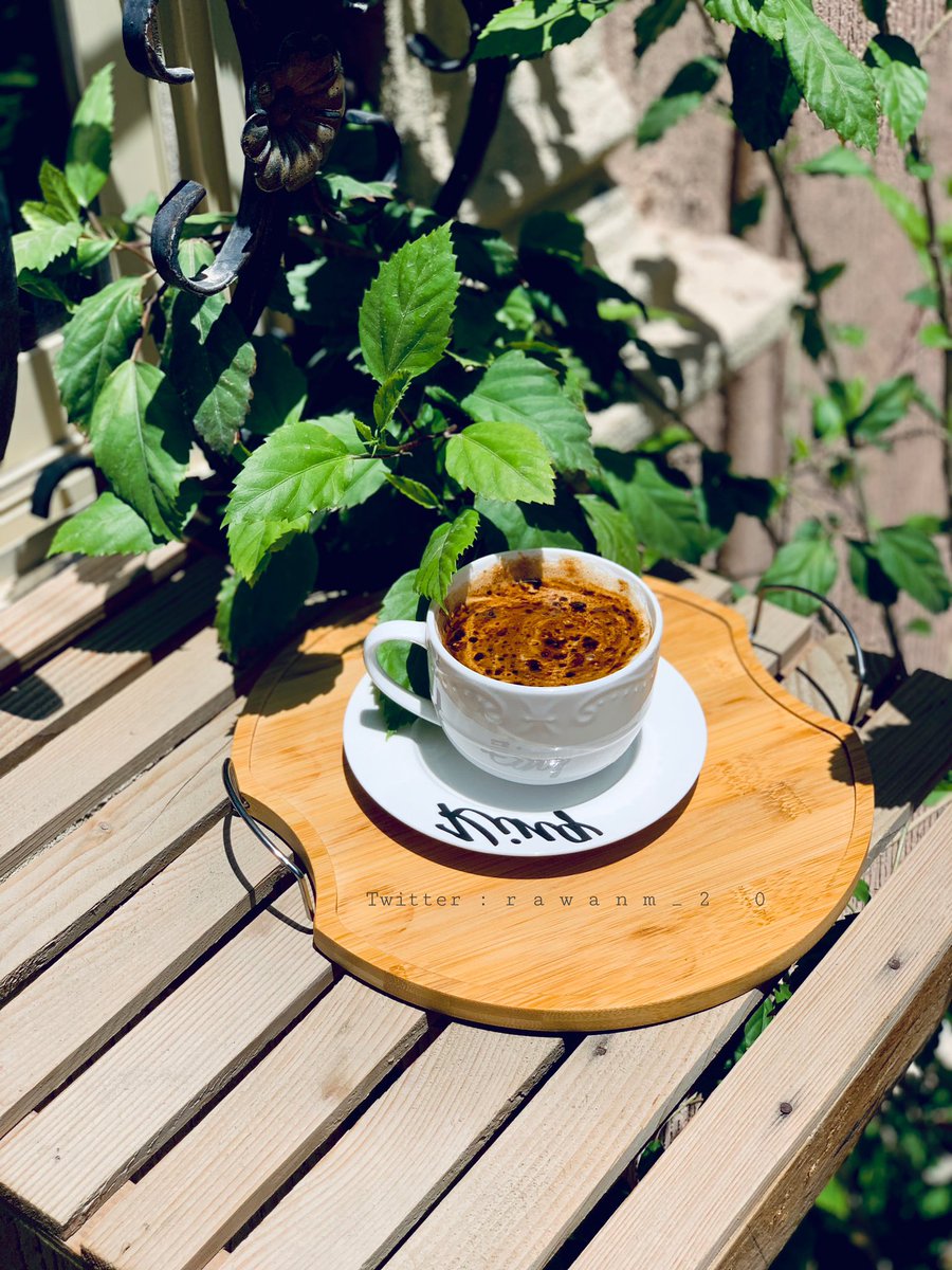 rawanm_20's tweet image. مساء الـ قَد قِيـل بـأن القَهوٌه  جَبر خاطَـر للحياه ،♥️.. '