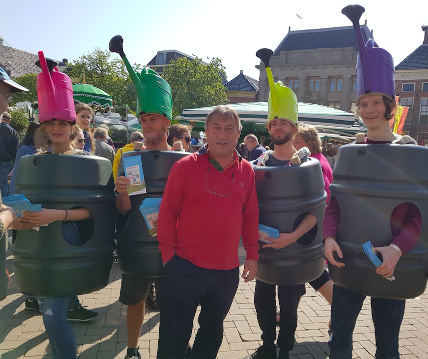 TheDavidSelves's tweet photo. I hope you all had a great #BankHolidayWeekend, I attended the flower festival in Groningen, Holland... Check out my new friends, the Water Butt people! #DavidSelves #SelvesGroup #Holland https://t.co/PX7RupZ3x4