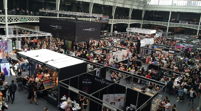 bclusterbcn's tweet photo. Las tendencias en el marketing ferial ¿es rentable invertir? Descúbrelo en el nuevo blog del BCB por @laoriginalbcn #bcb #cluster #barcelona #beauty #arquitecturaefimera #ferias #marketing  https://t.co/DuyNdqMknn https://t.co/XrZNEdySZF