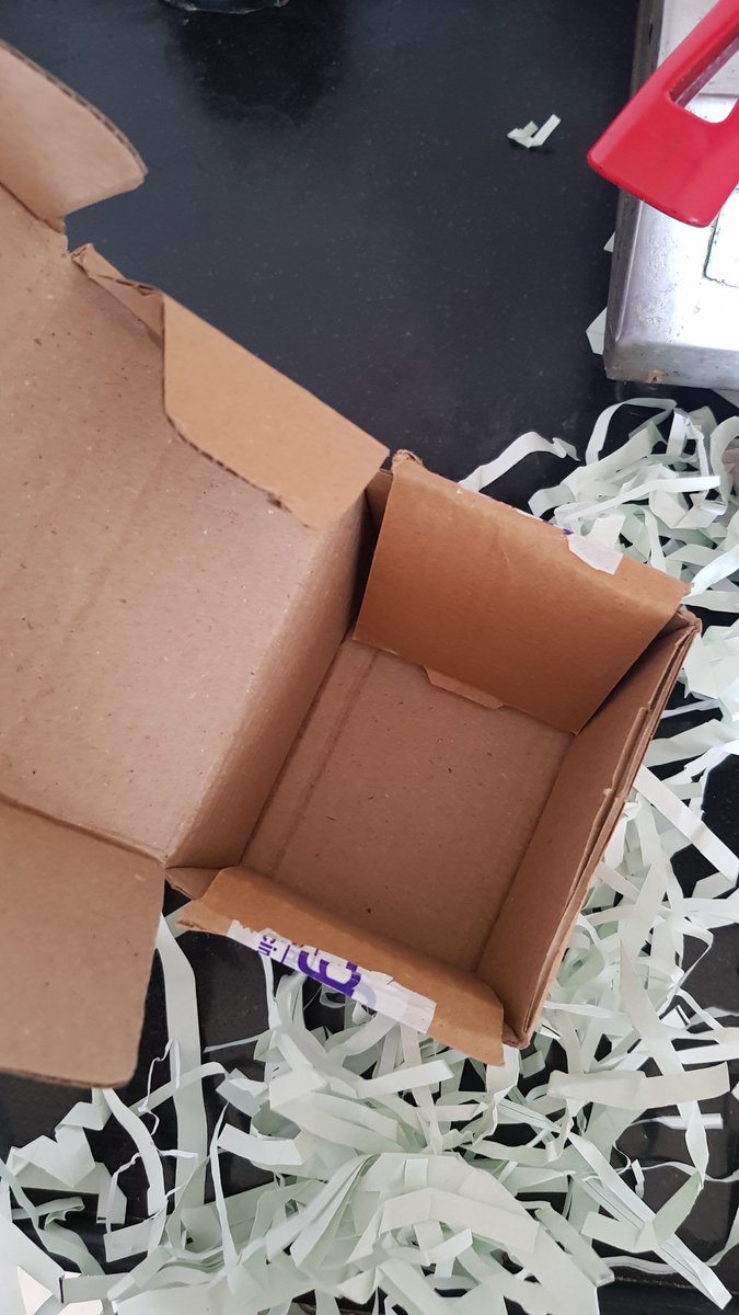 THEJourNIT's tweet photo. @1mgOfficial Ticket Support ID 1152258.Order No. PO10619659949801. Empty box with someone else's invoice delivered. 
This is how you handle orders(of medicines which a matter of urgency) and cheat customers. 
Expedite refund for the above order. https://t.co/vUU2RB4kv2