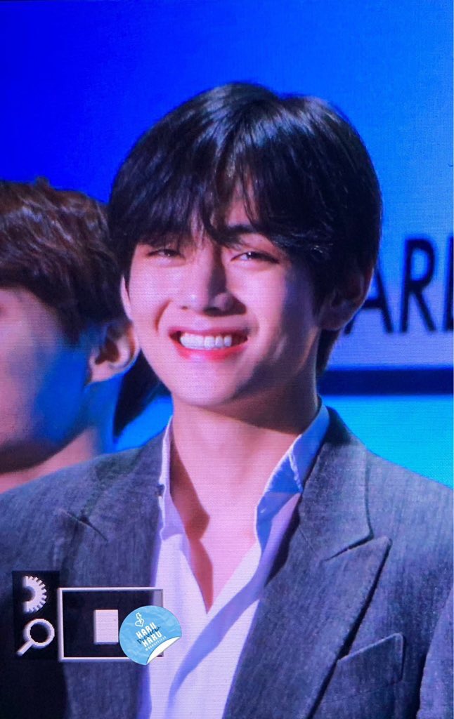 yourmajestae's tweet photo. how tf does one even look like THIS ?? i don’t understand how it’s metaphysically possible ???

#BBMAsTopSocial BTS @BTS_twt https://t.co/vOxNHFukGL