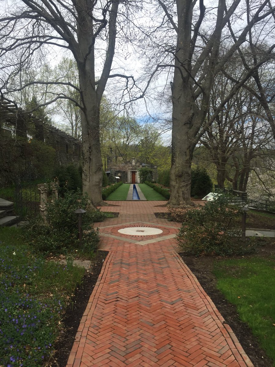 Driving home from NH on Monday, just had to stop and visit my fav half way point, Grey Towers! The sun was out!
It’s Spring! And so green! Makes your heart sing after such a long cold winter #MilfordPA