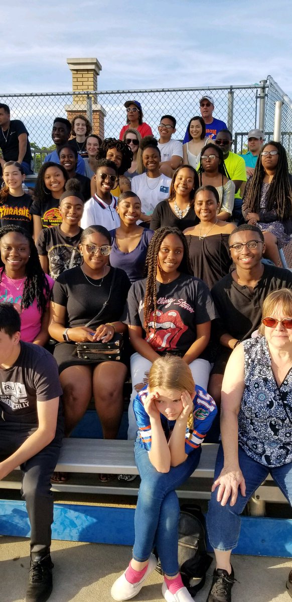 Our Student Section from lastnights game ⚾️🧡💙 <a href="/Sabrina_suber/">Dr. Sabrina Suber</a> <a href="/EgarmanyMardell/">Regina Cherry</a> #CavPride