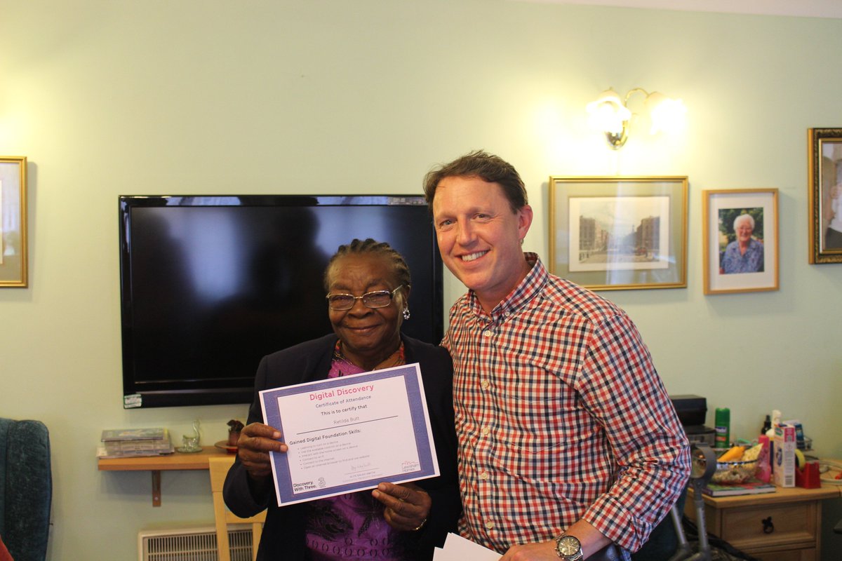 lewishamhomes's tweet photo. We had a great time this afternoon handing out certificates to our Digital Discovery participants in sheltered accommodation blocks with @ThreeDiscovery! Well done to all who took part and learned new digital skills. https://t.co/pkdM5eWMSD