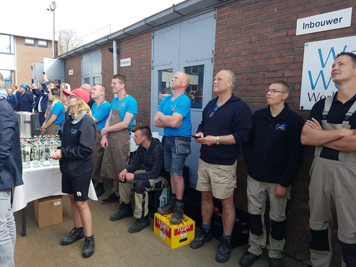4Elementen's tweet photo. Vandaag mochten we de #atering verzorgen voor de ter water lating van een schip bij @Barkmeijer_yard in #stroobos. Wat een ervaring en prachtige leerkans! Hartelijk dank voor het vertrouwen. https://t.co/IcSv3GsLbE
