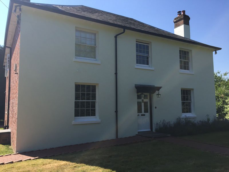 kandmdecorating's tweet photo. A Grade II #listedbuilding in #dialpost had its outside decorated by @kandmdecorating using #Dulux weathershield gloss on woodwork #Dulux weathershield masonary paint on the walls and #Dulux metalshield on the door furniture. See case study https://t.co/Sua2Fke9nO for more. https://t.co/NlRKeTcl7i