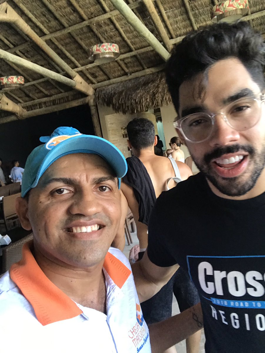 jailsontur's tweet photo. Ei, você aí... você mesmo! É o @gabrieldiniz em Canoa Quebrada ☪️ 🌊 🌴 ☀️ GD 2019 viuu 😆😉
#GD2019 #VixeMainha #Siiiimmm #canoaquebrada #onomedelaéjennifer #jailsontur #suamusica #gabrieldiniz https://t.co/QDuS2xbNpP