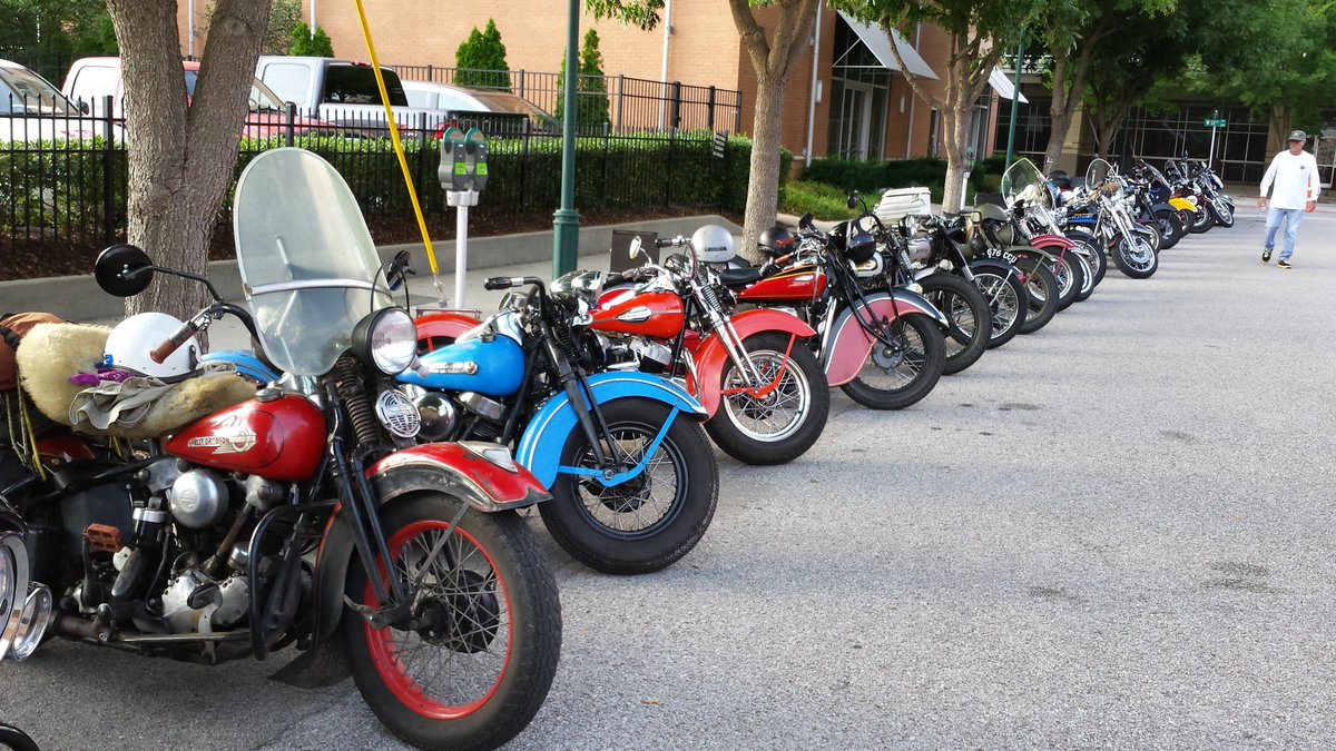 BuzzKanter's tweet photo. Plans are coimg together for the Motorcycle Kickstart Classic #KickstartClassic in October. Starting at @WTTMotorcycles on Oct 8 and ending at @LorettaLynn Dude Ranch Oct 10 for #TennesseeMotorcycleAndMusicRevival. Details and registration soon. @AmericanIronMag https://t.co/WvDmkn82qh