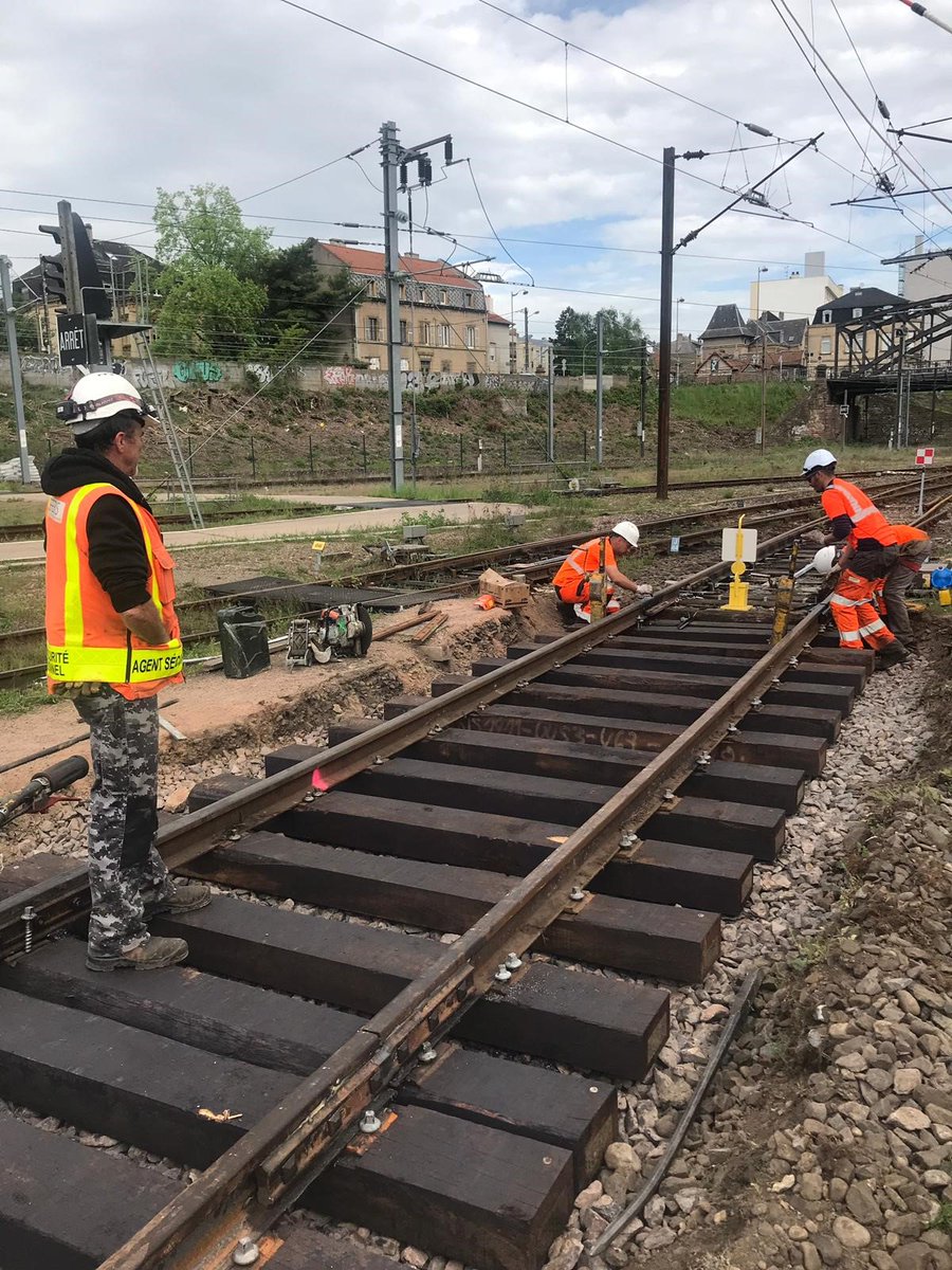 SFERIS_'s tweet photo. Les équipes SFERIS sont en action sur le chantier TC Metz-Sablon !
#chantier #ferroviaire #sncf @MairiedeMetz https://t.co/6m6UjuY0ka