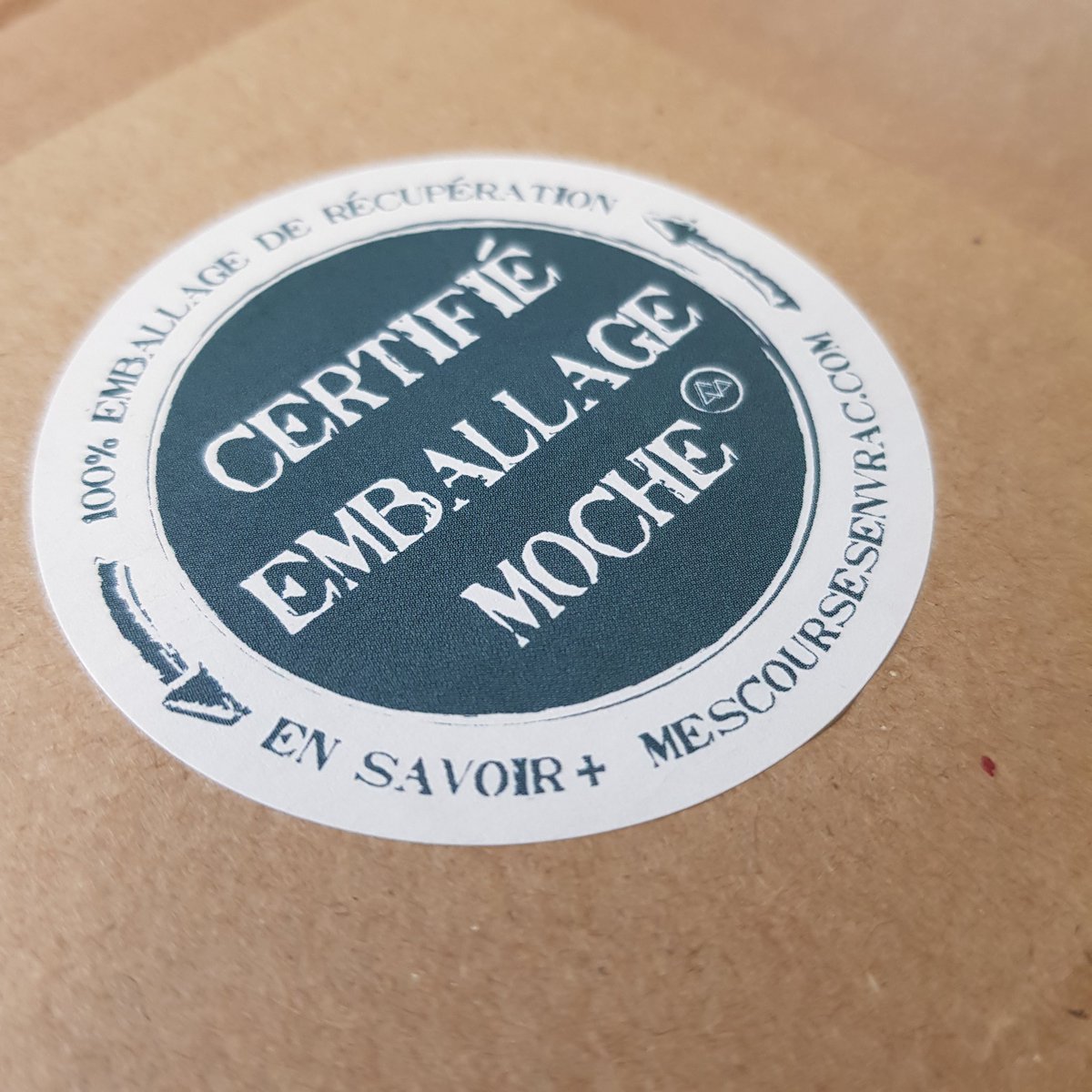 Connaissez-vous les emballages moches ? On s'engage à n'utiliser que des materiaux de recup' pour vous livrer #ecommerce #zerodechet #upcycling