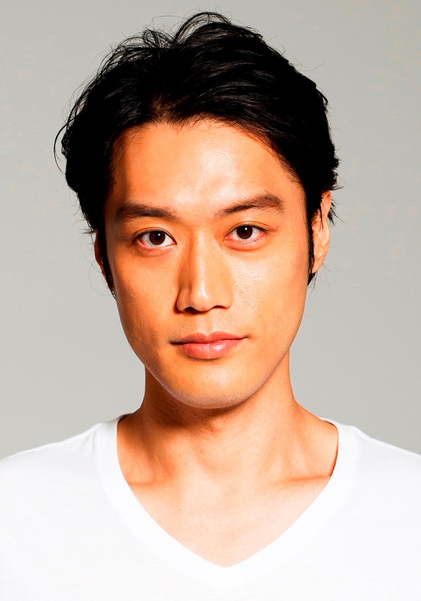 spice_stage's tweet photo. 舞台『魍魎の匣』主演の橘ケンチが「京極堂」に！　内田朝陽、高橋良輔、北園涼ら第二弾キャスト＆配役が決定 #魍魎の匣 #京極夏彦 #橘ケンチ #内田朝陽 #高橋良輔 #北園涼 https://t.co/O4ZnaT35j9 https://t.co/B006KJNGg6